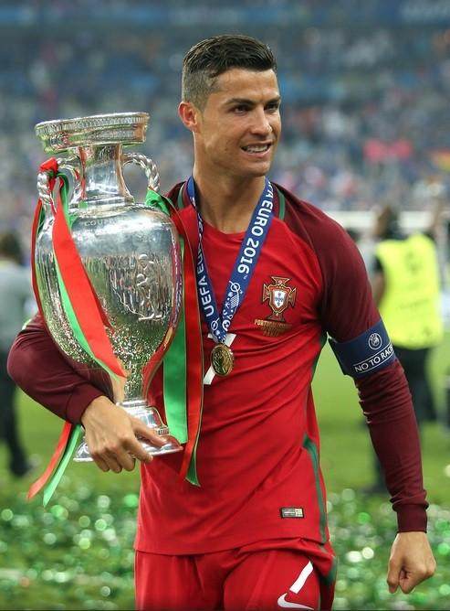 开云体育下载-告别世界杯的C罗是葡萄牙足球丰碑 没有后人能及