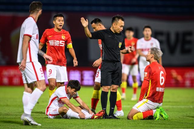 kaiyun-教练组登场难救主 广州队：他们要回巅峰还需时间