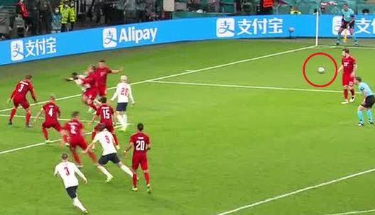 开云体育下载-英格兰制胜点球引争议 名宿直言误判社媒疯狂吐槽